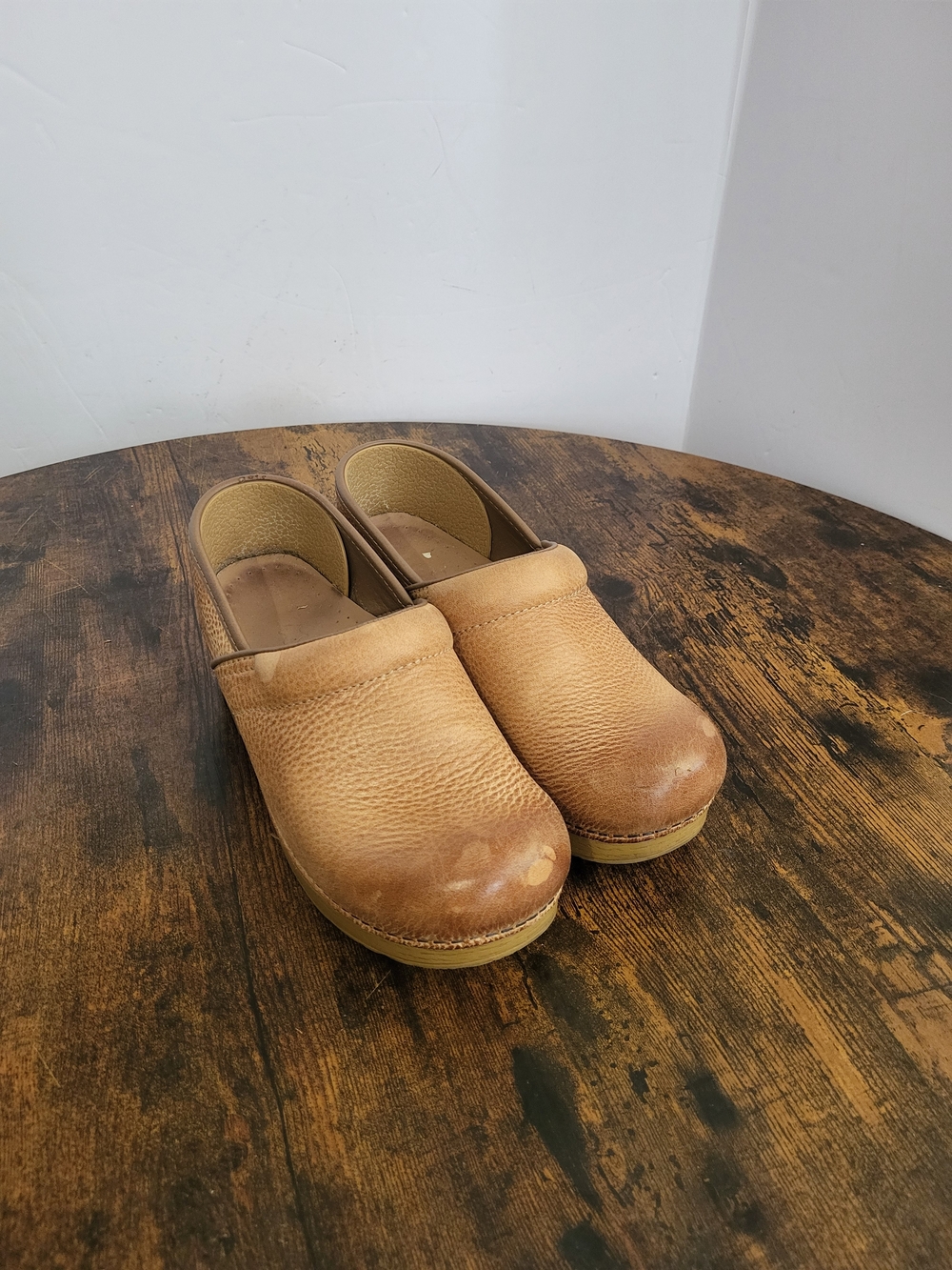 Dansko Professional clogs in tan/camel pebbled leather, size EU 38 Wide/ US 7.5